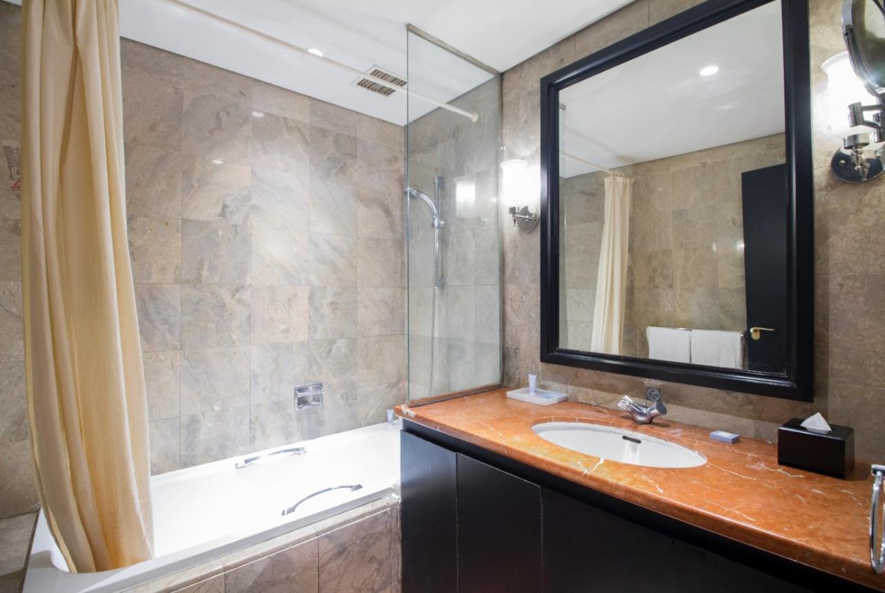 Oakwood Suites Kuningan Jacarta Exterior foto