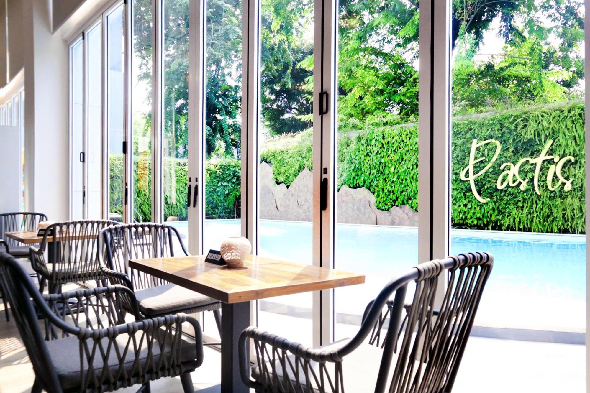 Oakwood Suites Kuningan Jacarta Exterior foto