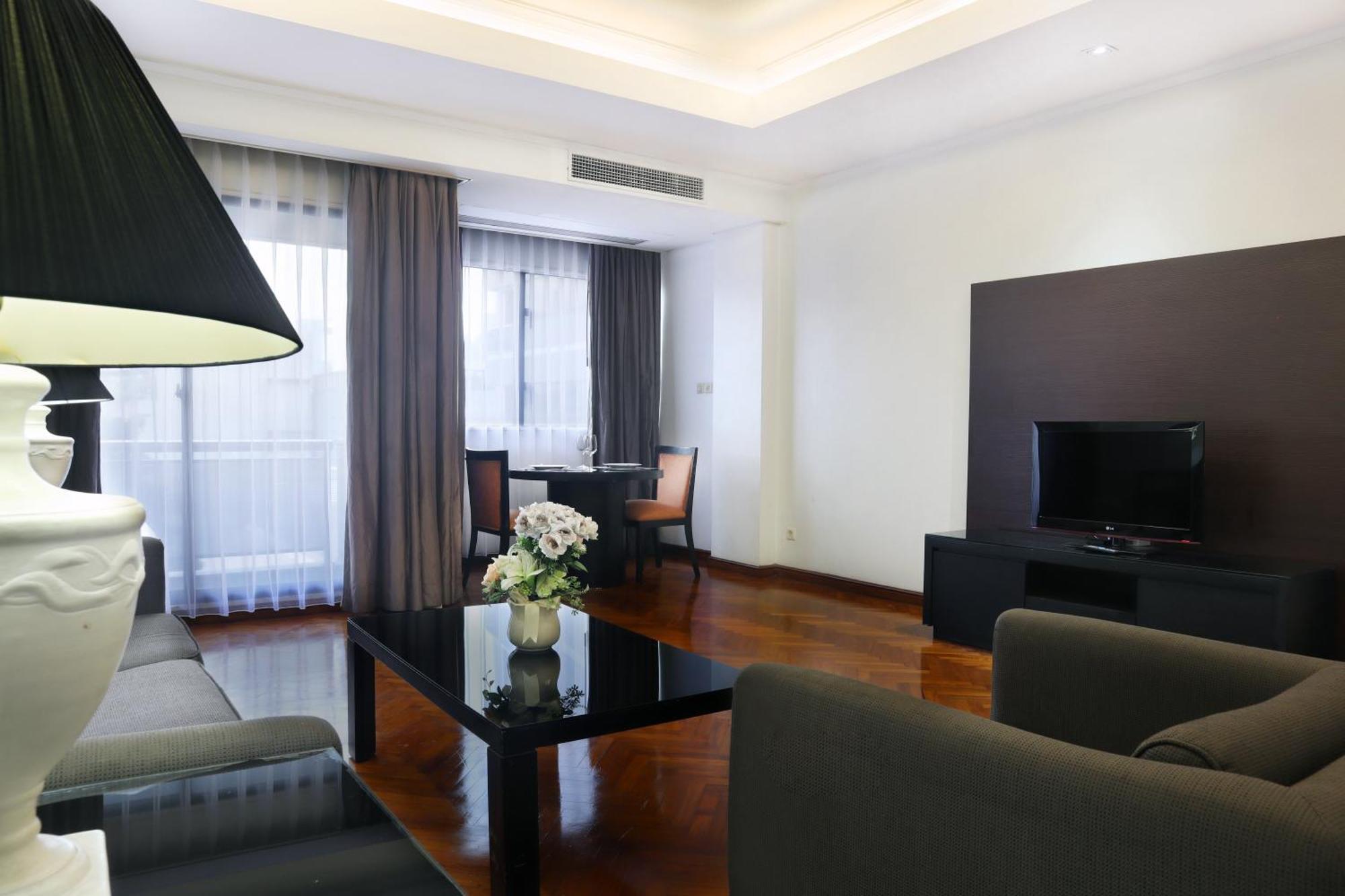 Oakwood Suites Kuningan Jacarta Exterior foto